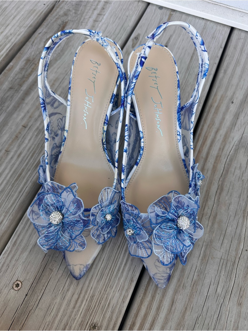 New Betsey Johnson Avi Pump - Blue Slingback Heels with Embellished Flowers - Picture 2 of 4
